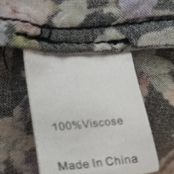 Tuckernuck Multicolor Floral Blouse - Picture 5 of 15